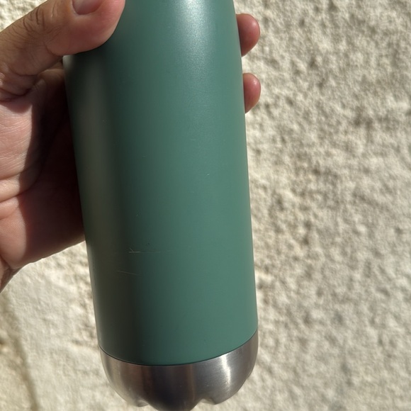 Dunkin’ Donuts 17 oz hydrating bottle - Picture 4 of 6